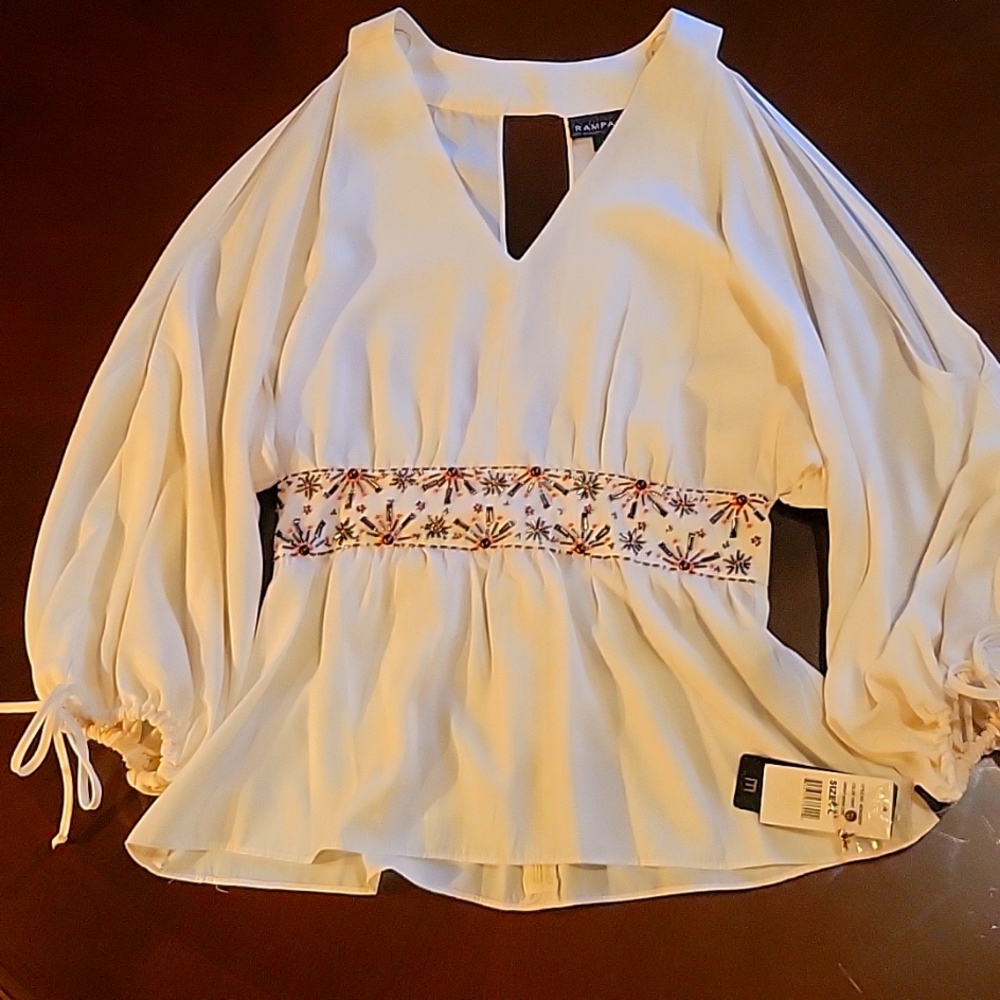 Gorgeous Rampage Cream Blouse